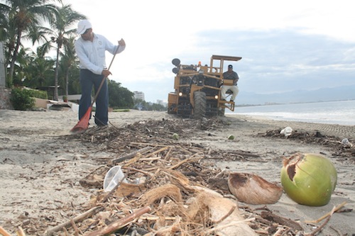 Coordinan Equipo Gobierno y Sociedad Para Limpiar las Playas del Municipio