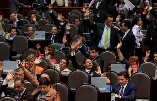 Diputados buscan evitar ‘fast track’ en reforma energética