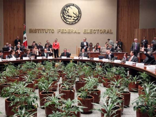Votará el IFE este miércoles por destrucción de boletas 2006