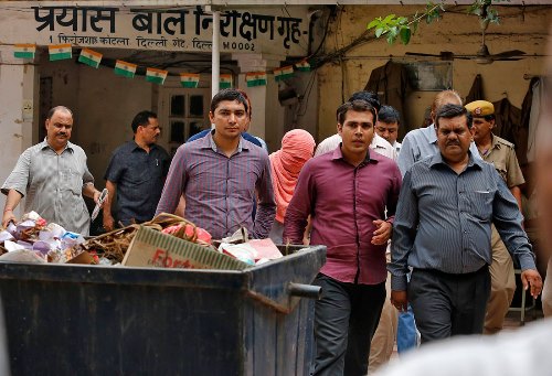 Hombres que violaron grupalmente a joven india son condenados a muerte