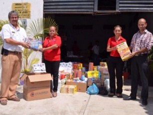 Confían al DIF Bahía Víveres Para Damnificados