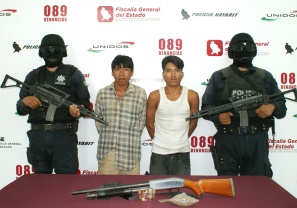 En Rosamorada Policía Nayarit Detiene a dos con Escopeta y Droga