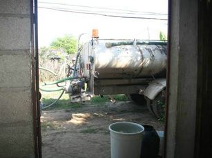 Provee Rafa Cervantes de Agua Potable a Colonos de San Vicente