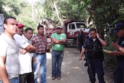 Transportistas de la CTM Bloquearon Obra de Construcción de Punta Sayulita Exigen Contrato