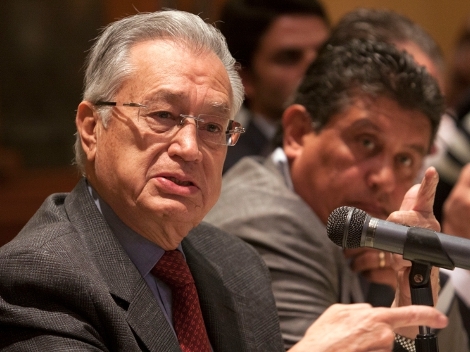 Presenta Bartlett apelación contra sentencia por daño moral