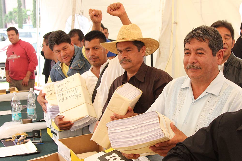 Presenta la CNTE 60 mil amparos contra la reforma educativa
