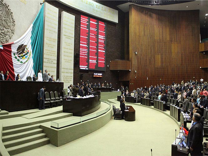 Diputados avalan reformas a la Ley de Caminos, Puentes y Autotransporte