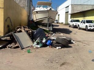 Cacharros y Llantas Focos de Dengue en Villa las Flores