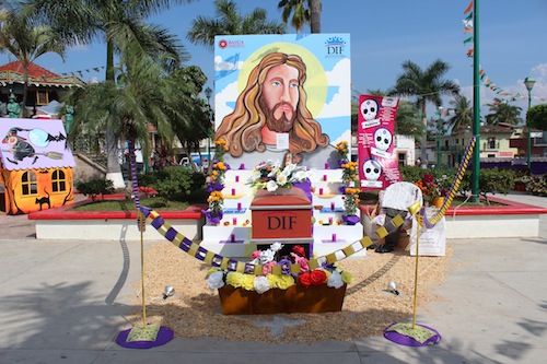 Organiza VIII Ayuntamiento Concurso de Altares de Muertos
