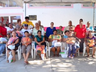 Ofrece Cuquita Gómez Despensas a Discapacitados