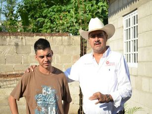 Construye Rafa Cervantes Vivienda a Familia de Valle de Banderas.