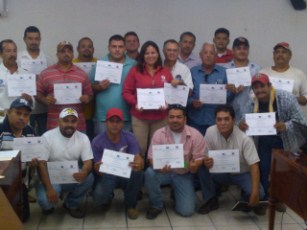 Reconoce Rafa Cervantes a Trabajadores Capacitados