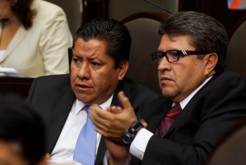‘Coyotaje’, cobro de comisiones de legisladores: Monreal Ávila