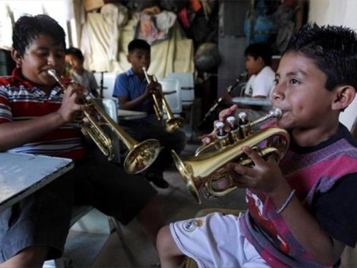 Prevén compositores dejar fuera de canciones la apología al narco