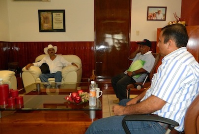 Recibe Rafa Cervantes a Comisariado de Aguamilpa