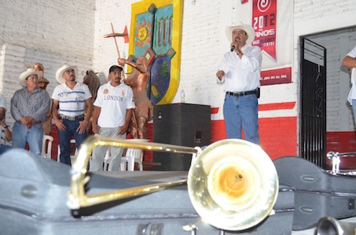 Entrega Rafa Cervantes Instrumentos Musicales a Banda Municipal