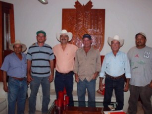 Atiende Rafa Cervantes a Charros de San Juan de Abajo