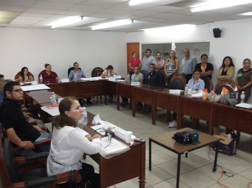 Reconoce Rafa Cervantes a Servidores Públicos