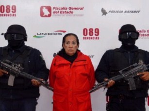 ‘Atoran’ a Fraudeadora; se Hizo Pasar por Empleada Federal Para Engañar Gente