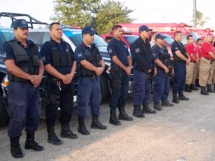 Policías Piden el Pago de su Aguinaldo