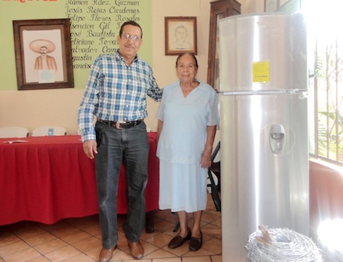 Regalos de Año Nuevo Recibieron Ejidatarios de San José