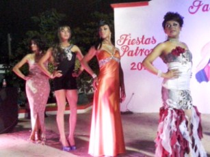 Inicio Certamen Nuestra Belleza Gay Bahía 2ª Presentación en Plaza de Valle Dorado