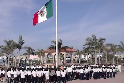 En el Día de la Bandera, Honores al Lábaro Patrio en Valle Dorado