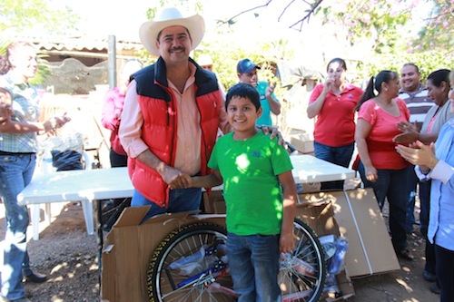 Rafa Cervantes y Cuquita Visitan El Ahuejote