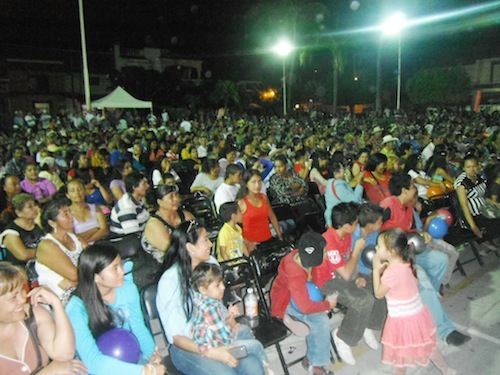 Las Mujeres Tienen en sus Manos el Futuro de Bahía: Ausencio de la Rosa