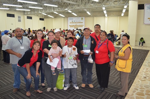 DIF Entrega Aparatos Auditivos Gracias a la Fundación StarkeyHearing