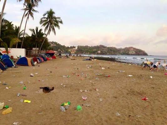 Vacacionistas Dejaron Playas Sucias