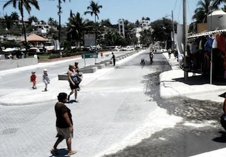 Confrontación Estado y Municipio Impide Apertura de Calle en Bucerías