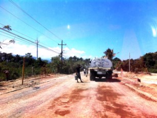 Cooperación para Reparar Mal Estado de Vialidad