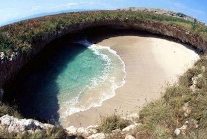 Medusas Impiden Acceso a la Cueva del Amor de las Islas Marietas