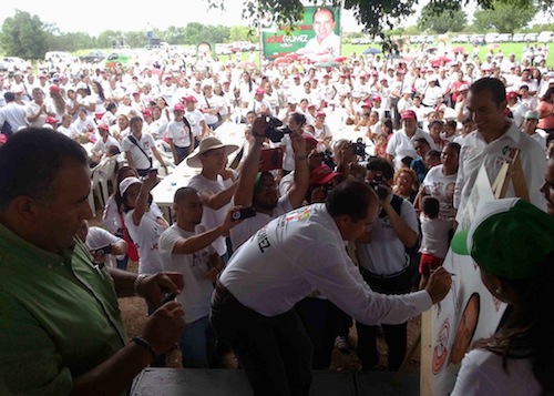 Más de 5 mil Mujeres Arropan a José Gómez