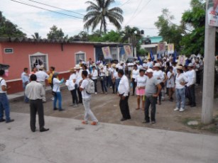 Hace Compromisos Paniagua con Neydi Pérez y Vecinos de San Vicente