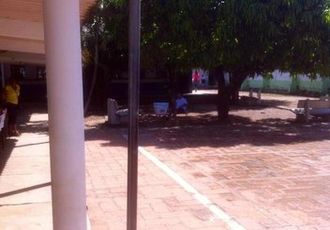 Maestra Obliga a Alumnos Vender Paletas en Hora de Clase