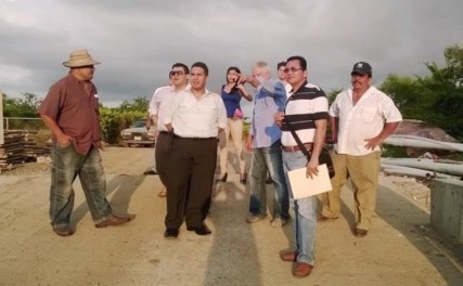 Atiende DUyE a Vecinos de Jarretaderas por Obra Mayan Palace