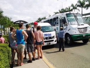 Parada de Transporte Público de Wal Mart convertida en Terminal de Sitio