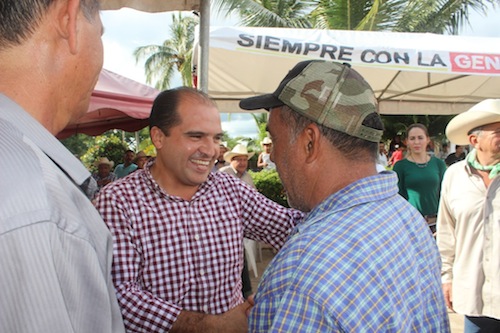 Festeja José Gómez 71 aniversario del ejido de Aguamilpa