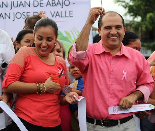 José Gómez Pérez entrega concluidas obras de reencarpetamiento