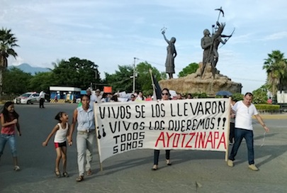 Civiles Marchan por Ayotzinapa en Bahía