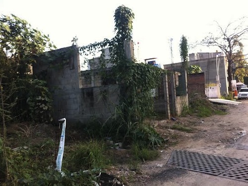 Proliferan Obras Clausuradas en Abandono