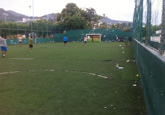 Totalmente Descuidada Cancha de Fútbol Rápido