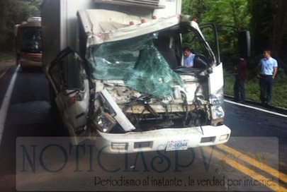 Accidente en Carretera 200 Deja dos Personas Heridas