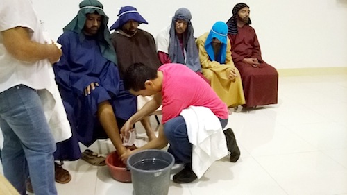 Lavatorio de Pies a Apóstoles Implica Servicio, Amor y Humildad