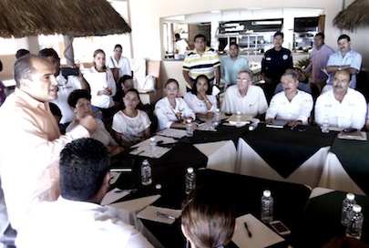 Obligan a José Gómez a resolver contaminación de aguas negras en Sayulita
