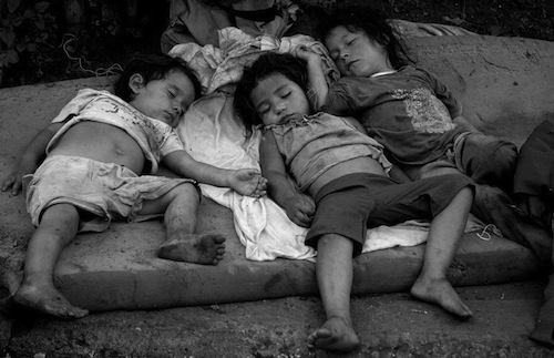 Deja a sus Hijos Solos y sin Comer Piden Intervención del DIF Municipal