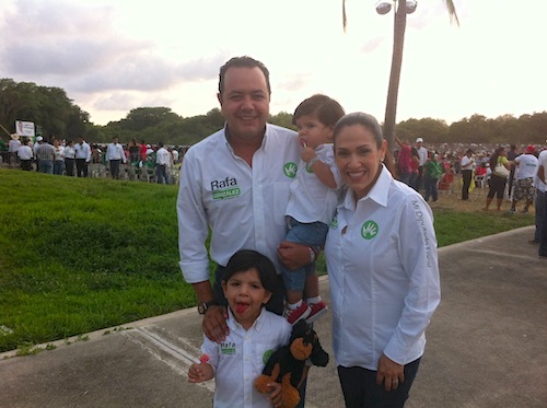 Candidatos Restan Importancia a Trípticos Insultantes