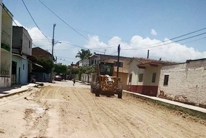 Ayuntamiento castiga a pobladores de San Juan, pero ellos reparan su calle
